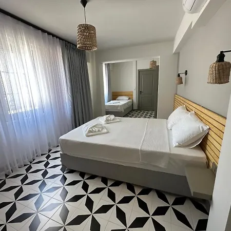 Bozcaada Arcadia Otel *